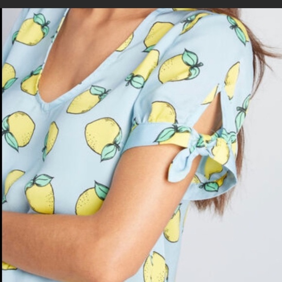 Modcloth ideal discovery short sleeve blouse! - Picture 2 of 7